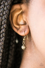 Load image into Gallery viewer, Paparazzi Necklace - Mega Megacity - Brass