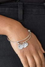 Load image into Gallery viewer, Paparazzi Bracelet - Dreamy Dandelions - Silver