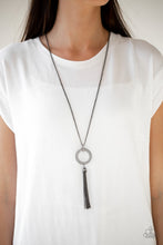 Load image into Gallery viewer, Paparazzi Necklace - Straight To The Top - Black