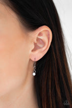 Load image into Gallery viewer, Paparazzi Necklace - Straight To The Top - Black