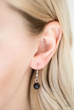 Load image into Gallery viewer, Paparazzi Necklace - Modern Majesty - Black