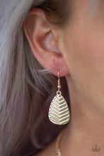 Load image into Gallery viewer, Paparazzi Necklace - Large As Life - Gold