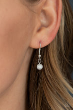 Load image into Gallery viewer, Paparazzi Necklace - Fashion Flaunt - White