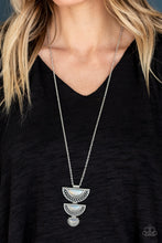 Load image into Gallery viewer, Paparazzi Necklace - Serene Sheen - White