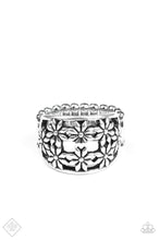 Load image into Gallery viewer, Paparazzi Ring - Crazy About Daisies - Silver