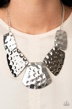 Load image into Gallery viewer, Paparazzi Necklace - HAUTE Plates - Silver
