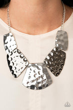 Load image into Gallery viewer, Paparazzi Necklace - HAUTE Plates - Silver