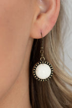 Load image into Gallery viewer, Paparazzi Necklace - She Went West - Brass