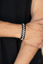 Load image into Gallery viewer, Paparazzi Bracelet - Culture Trip - Black