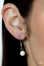 Load image into Gallery viewer, Paparazzi Necklace - Sahara Suburb - White