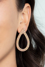 Load image into Gallery viewer, Paparazzi Earring - Diva Dust - Gold