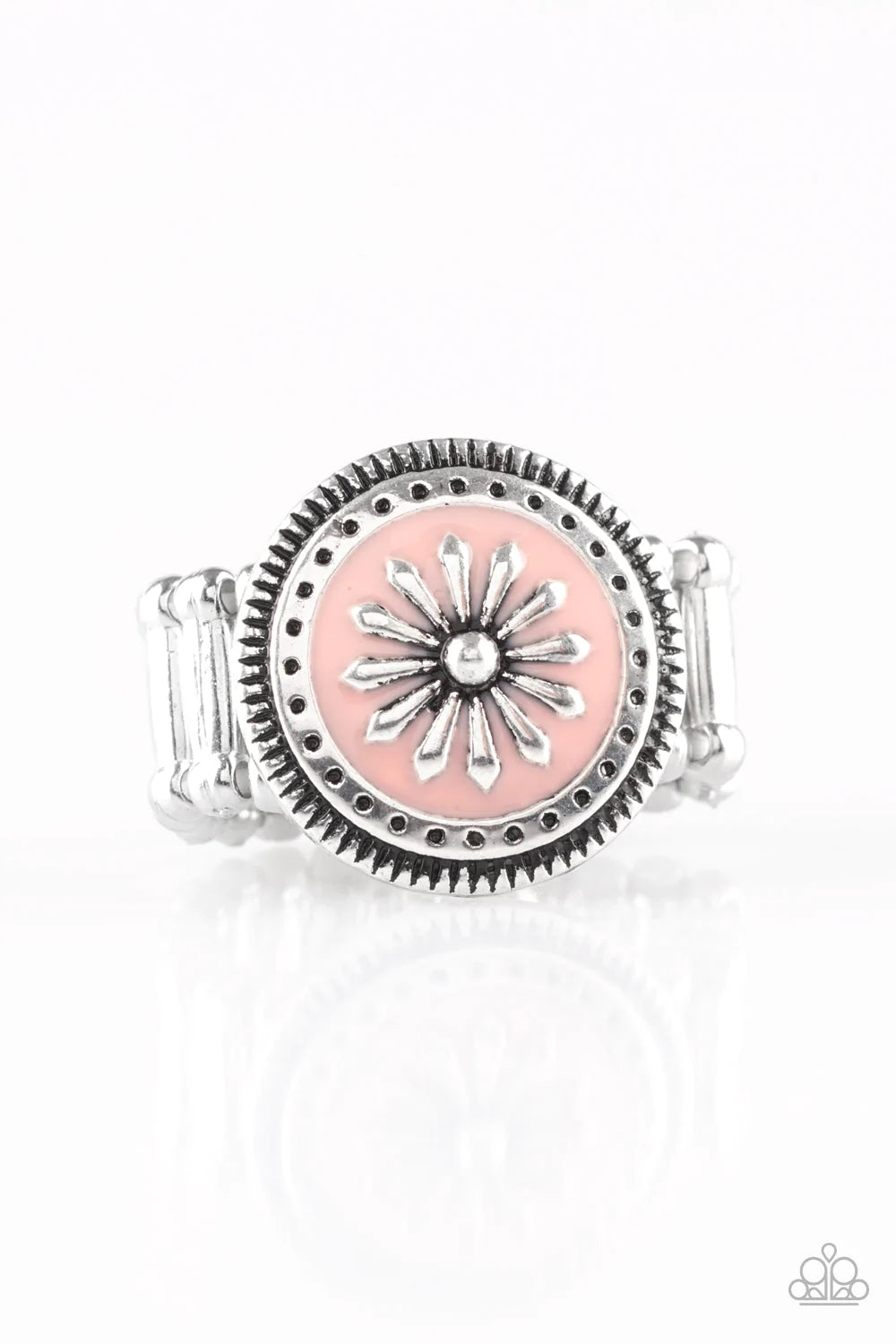 Paparazzi Ring - Free-Spirited Flower - Pink