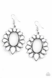 Paparazzi Earring - Fashionista Flavor - White