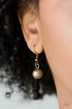 Load image into Gallery viewer, Paparazzi Necklace - Party Pearls - Brass

