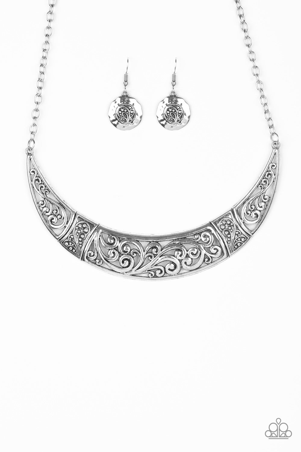 Paparazzi Necklace - Bull In A China Shop - Silver