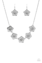 Load image into Gallery viewer, Paparazzi Necklace - Garden Groove - Silver
