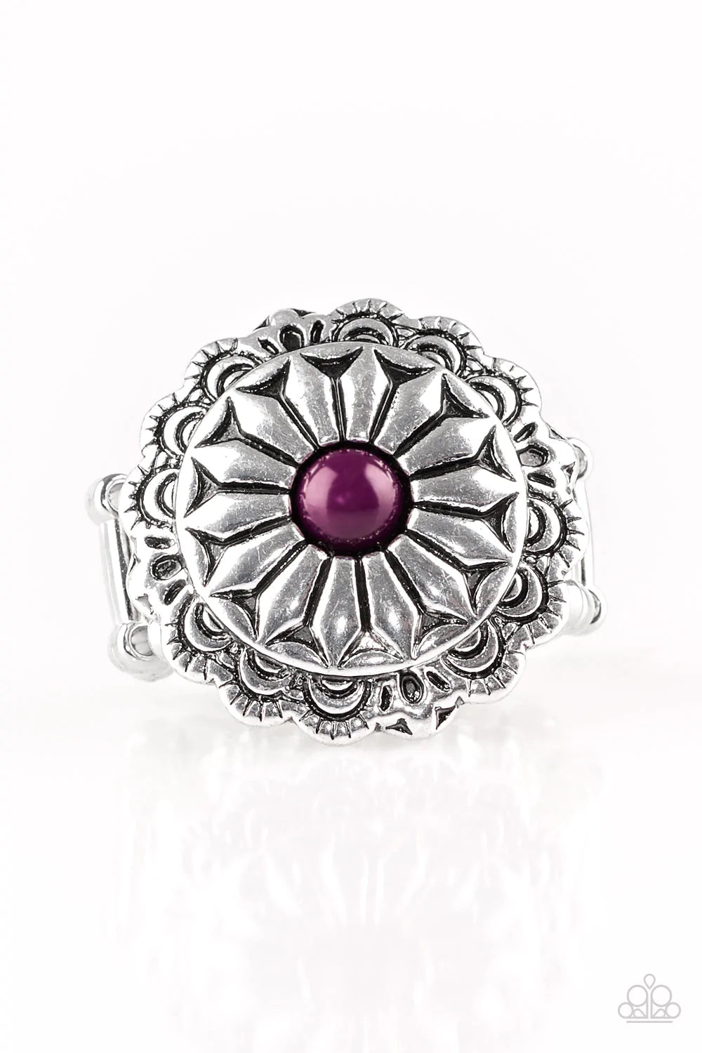 Paparazzi Ring - Daringly Daisy - Purple