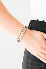 Load image into Gallery viewer, Paparazzi Bracelet - Trendy Tourist - White
