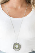 Load image into Gallery viewer, Paparazzi Necklace - Chicly Centered - Green
