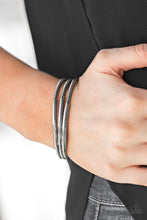 Load image into Gallery viewer, Paparazzi Bracelet - Its A Stretch - Black
