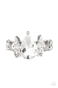 Paparazzi Ring - Yas Queen - White