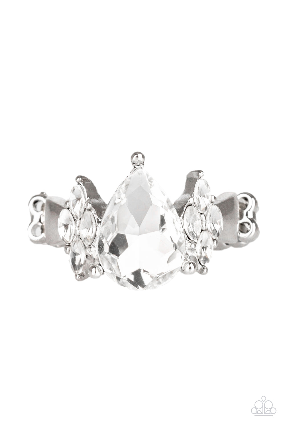 Paparazzi Ring - Yas Queen - White