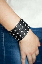Load image into Gallery viewer, Paparazzi Bracelet - Sass Squad - Black
