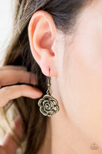 Paparazzi Necklace - Beautifully In Bloom - Brass