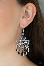 Load image into Gallery viewer, Paparazzi Earring - SOL Searching - Black
