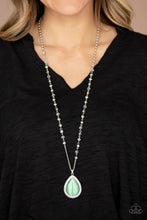 Load image into Gallery viewer, Paparazzi Necklace - Fashion Flaunt - Green
