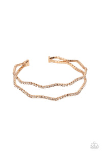 Paparazzi Bracelet - Delicate Dazzle - Gold