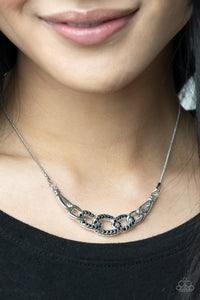 Paparazzi Necklace - KNOT In Love - Black