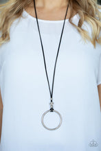 Load image into Gallery viewer, Paparazzi Necklace - BLING Into Focus - Black
