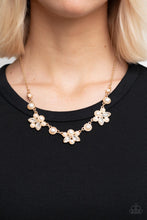 Load image into Gallery viewer, Paparazzi Necklace - Royally Ever After - Gold
