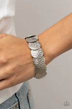 Load image into Gallery viewer, Paparazzi Bracelet - Radioactive Reflections
