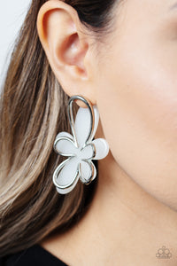 Paparazzi Earring - Glimmering Gardens - White