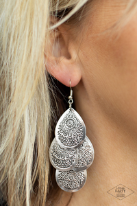 Paparazzi Earring -A Leading Light - Silver